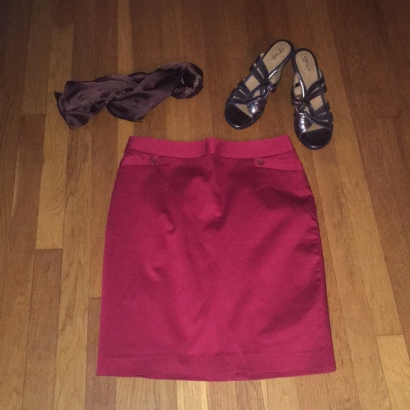Express Dresses & Skirts - Express size 6 red cotton lined skirt